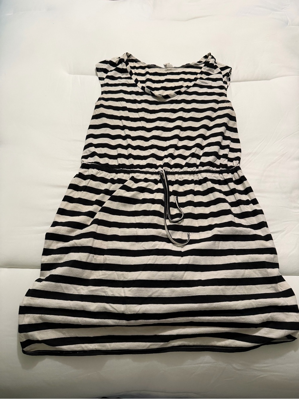 Old Navy Black & White Striped Casual Drawstring Dress
